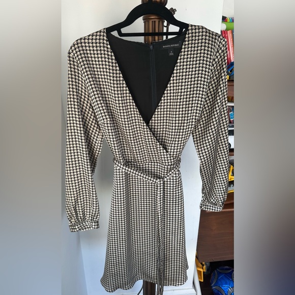 SOLD! NWT Banana Republic Printed Midi Dress Elephants Size 4 or Small - Picture 4 of 16